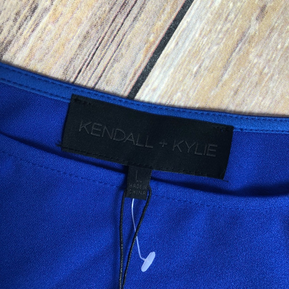 Kendall + Kylie Crop Top Bell Sleeve Blouse NEW - Picture 6 of 7